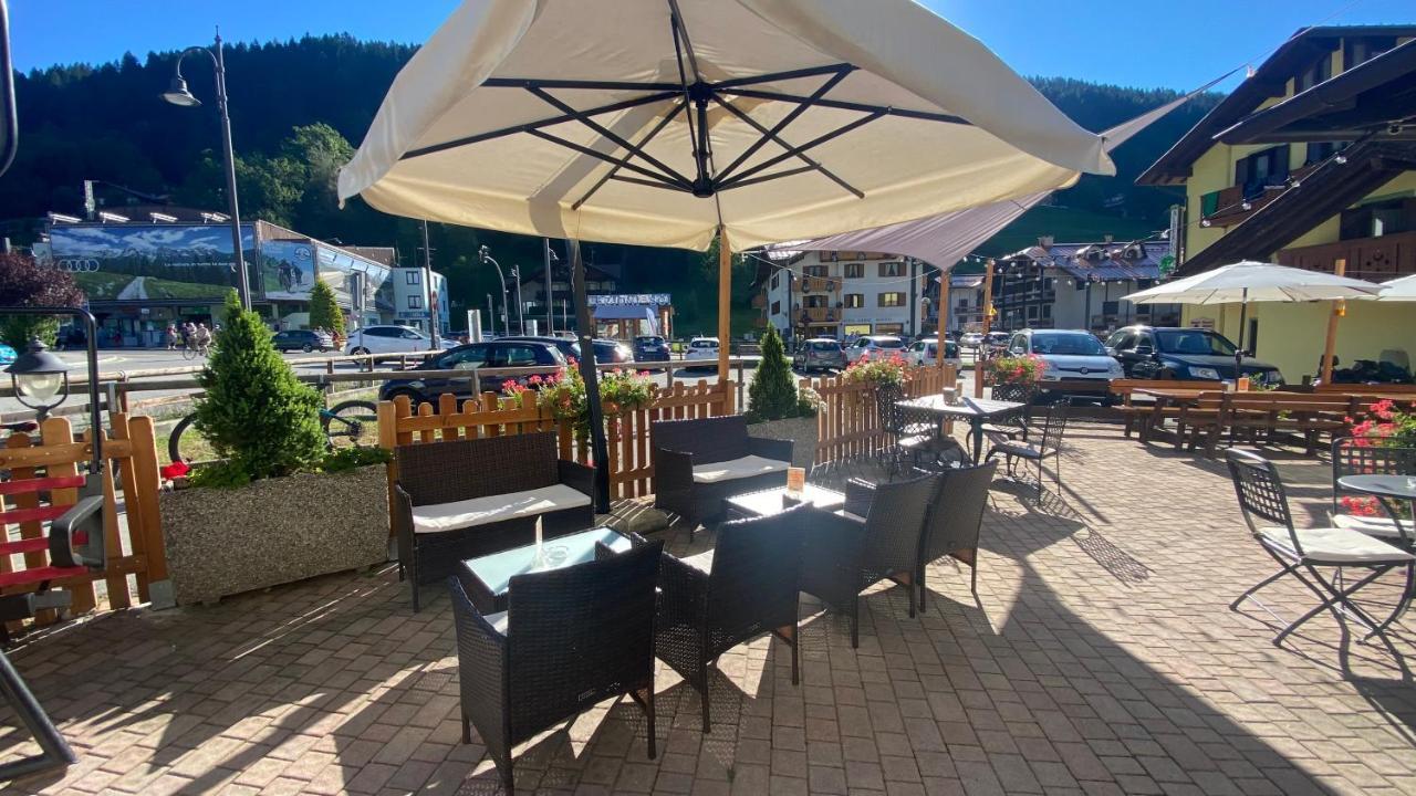 Casteluce Hotel Funivie Pinzolo Eksteriør bilde