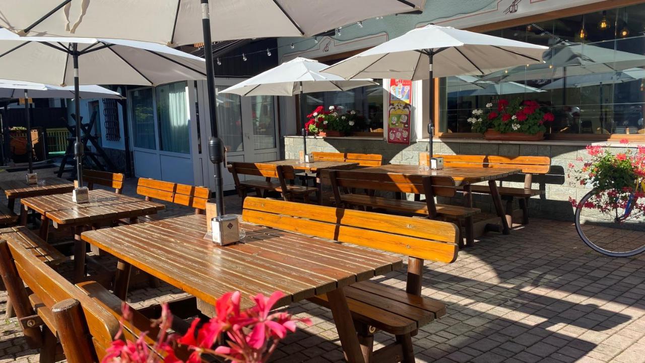 Casteluce Hotel Funivie Pinzolo Eksteriør bilde
