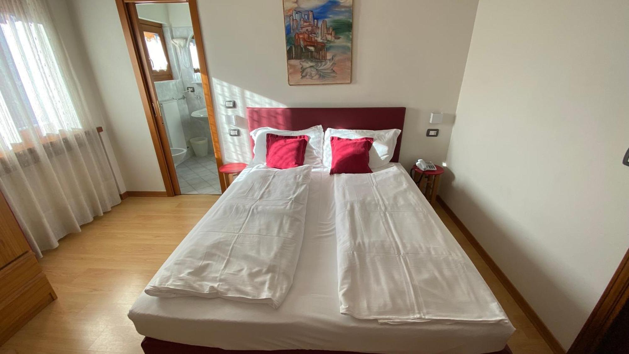 Casteluce Hotel Funivie Pinzolo Eksteriør bilde