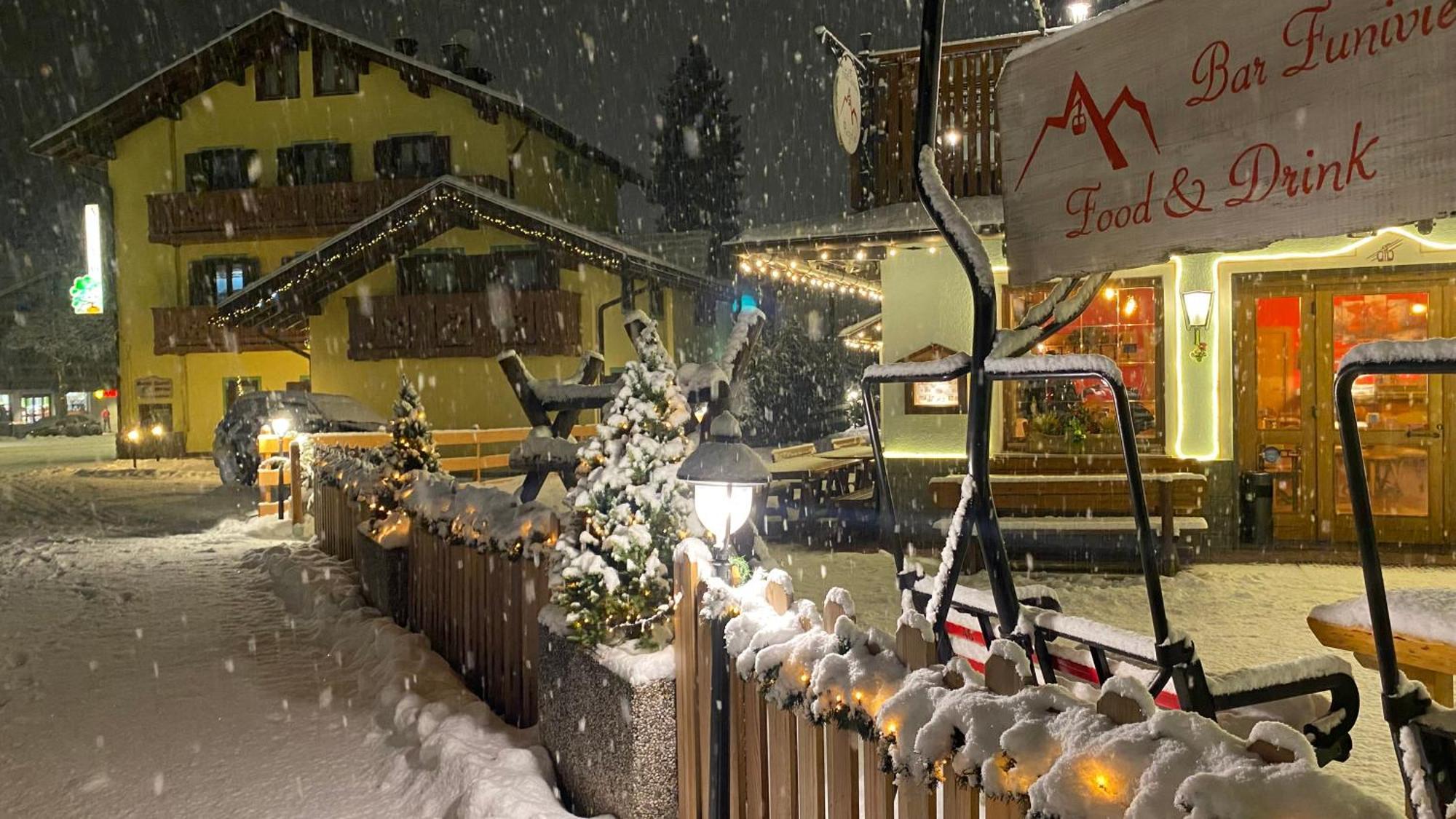Casteluce Hotel Funivie Pinzolo Eksteriør bilde