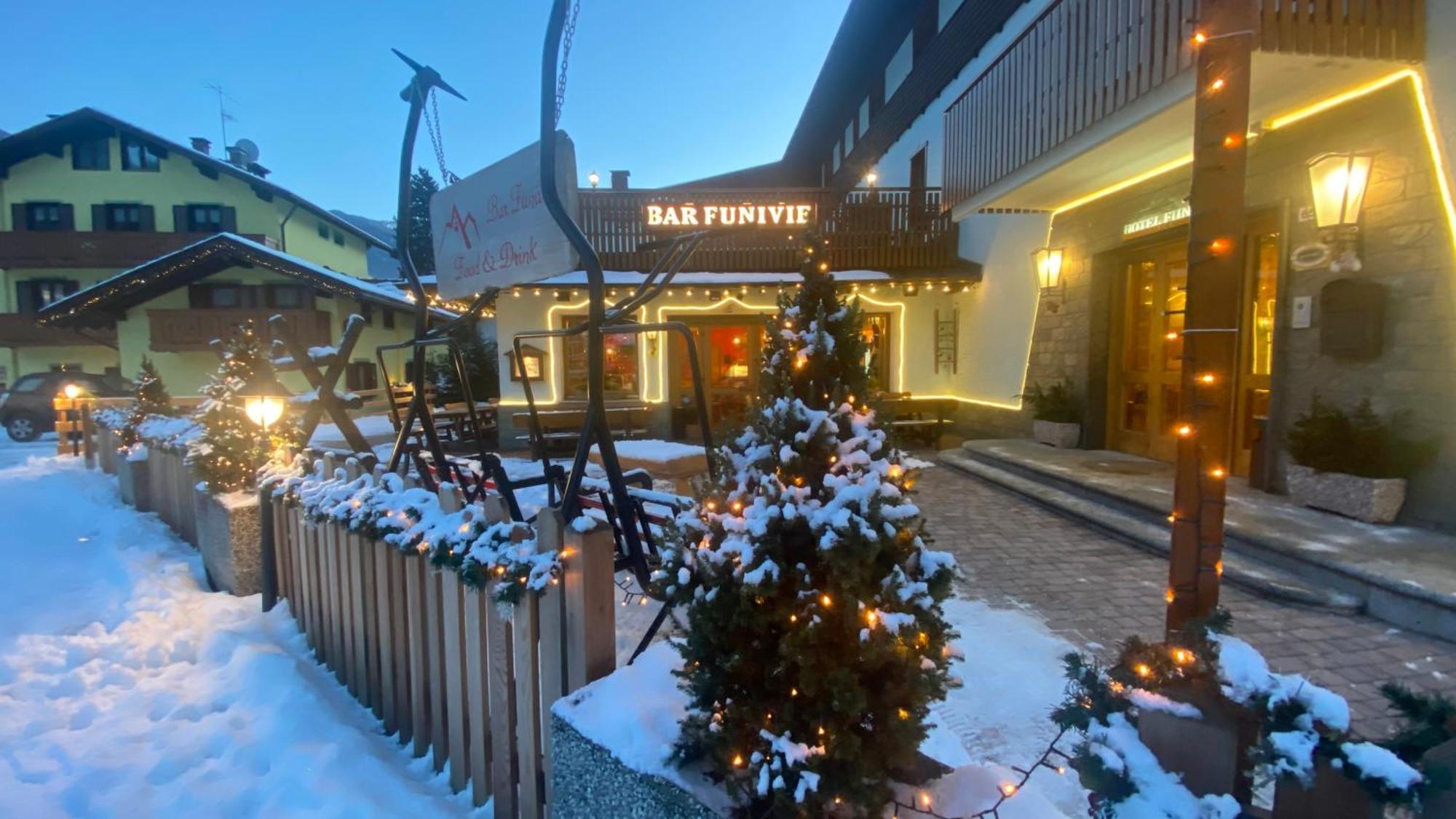 Casteluce Hotel Funivie Pinzolo Eksteriør bilde