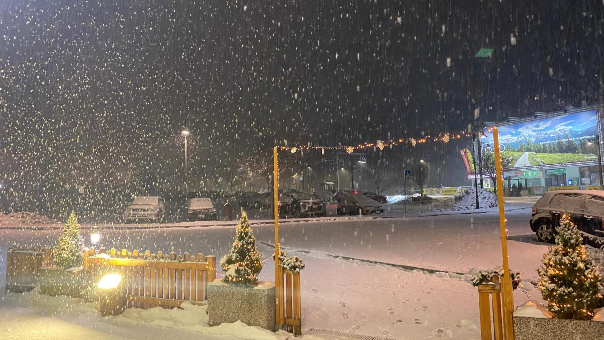 Casteluce Hotel Funivie Pinzolo Eksteriør bilde