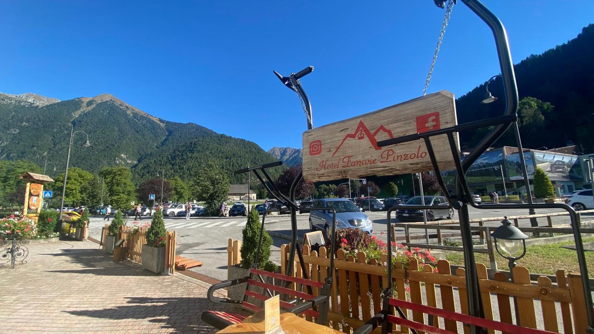 Casteluce Hotel Funivie Pinzolo Eksteriør bilde