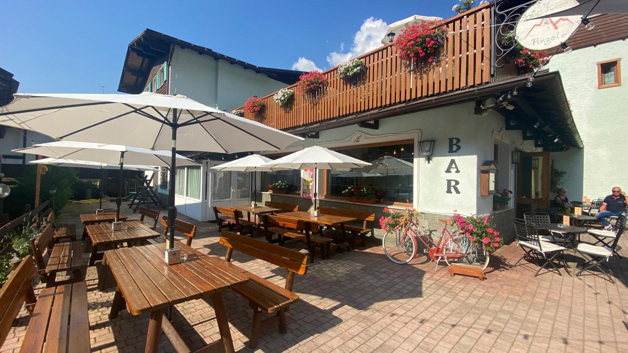 Casteluce Hotel Funivie Pinzolo Eksteriør bilde