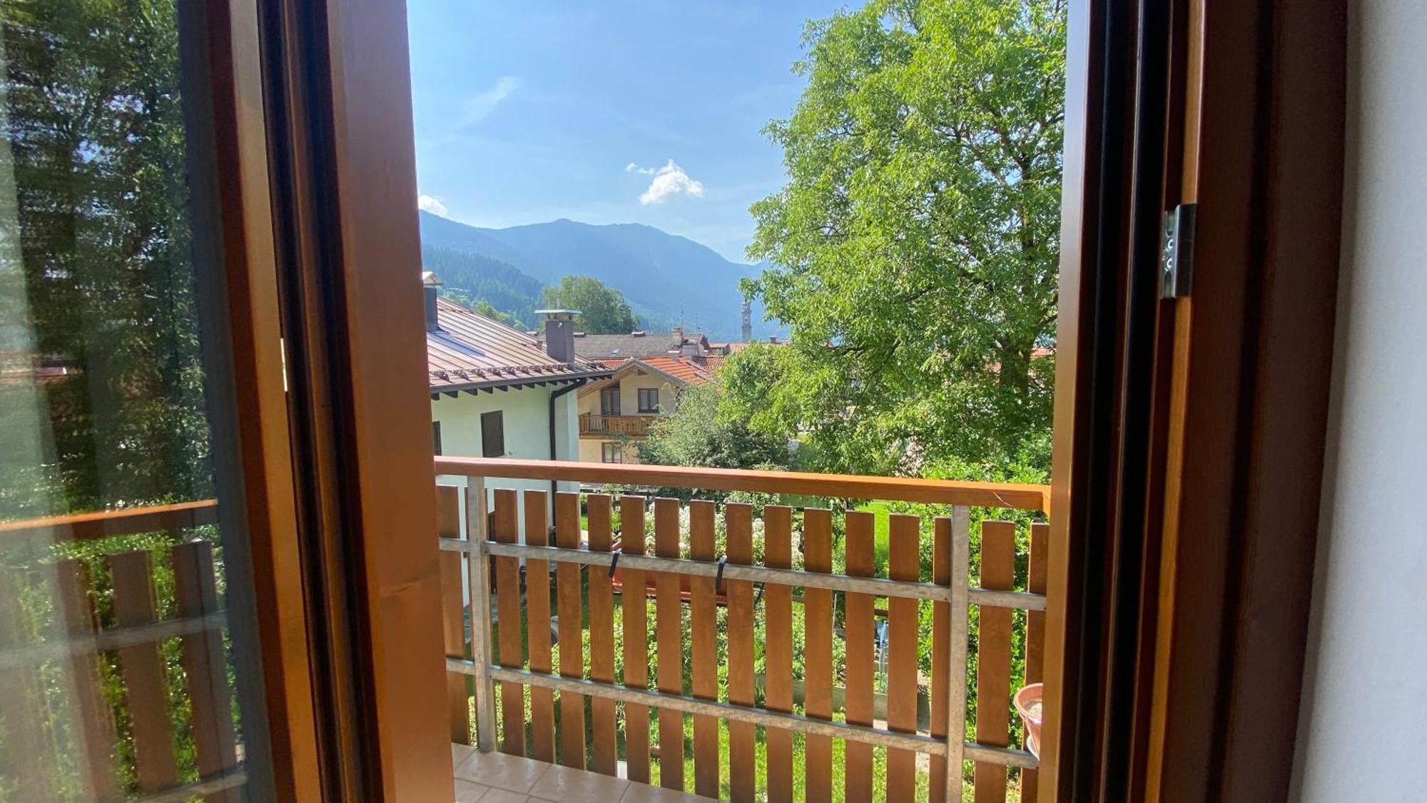 Casteluce Hotel Funivie Pinzolo Eksteriør bilde