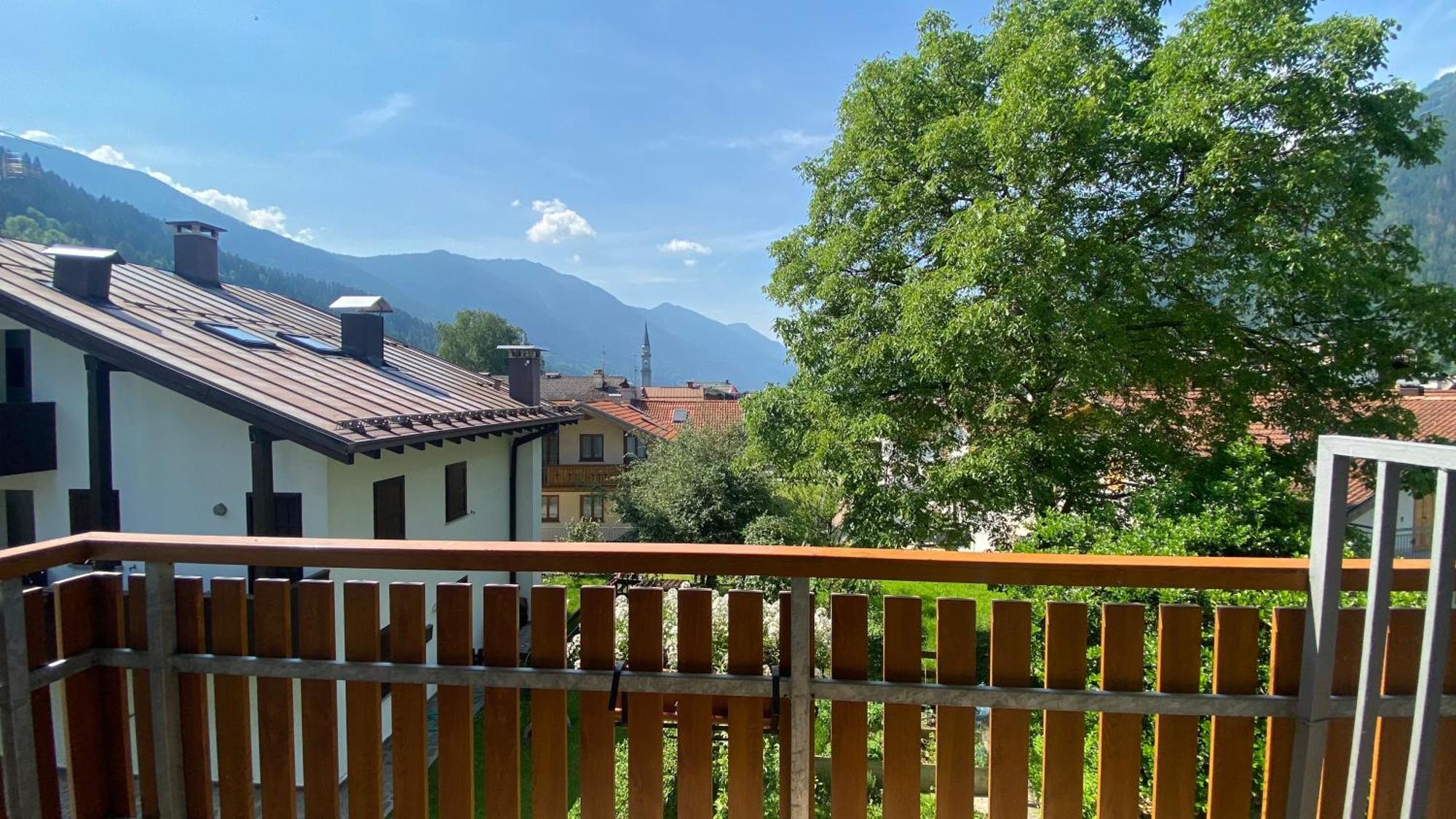 Casteluce Hotel Funivie Pinzolo Eksteriør bilde