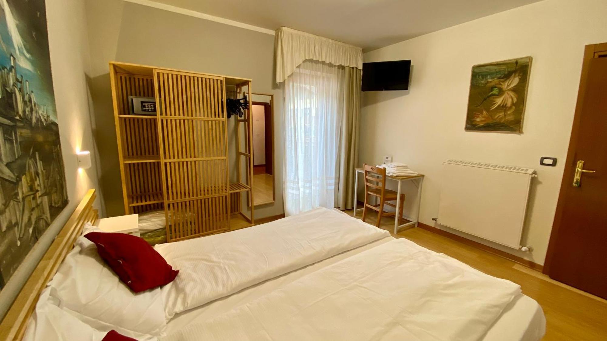 Casteluce Hotel Funivie Pinzolo Eksteriør bilde